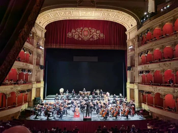 中西合璧交响音乐会奏响罗马歌剧院