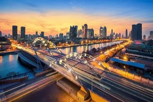 塑造有利国际话语环境 努力建设话语强国