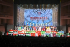 中阿关系“粘合剂”