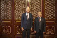 乔治·布什美中关系基金会主席尼尔·布什到访国际合作中心