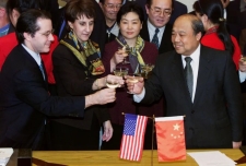 中美经贸关系：“脱钩”与重构交织